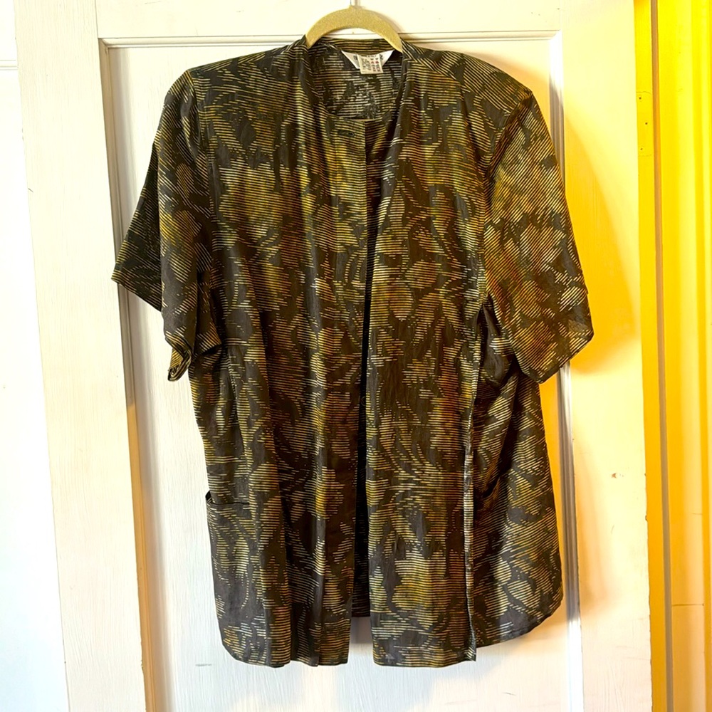 Sportmax ( a division of max mara) Blouse pure linen bought in Milan, Italy.